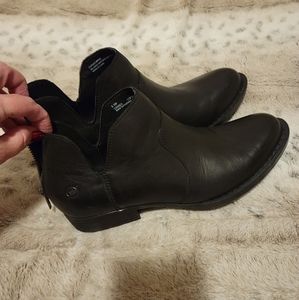 Woman's Born Boot 8.5